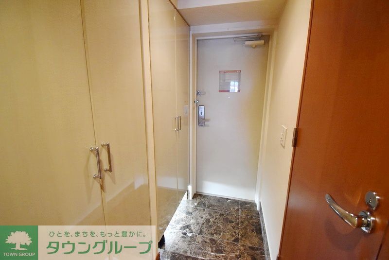 玄関　お問合せは(株)タウンハウジングレジデンス事業部　赤坂店・…
