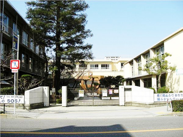 中学校　茨木市立養精中学校（中学校）まで845m