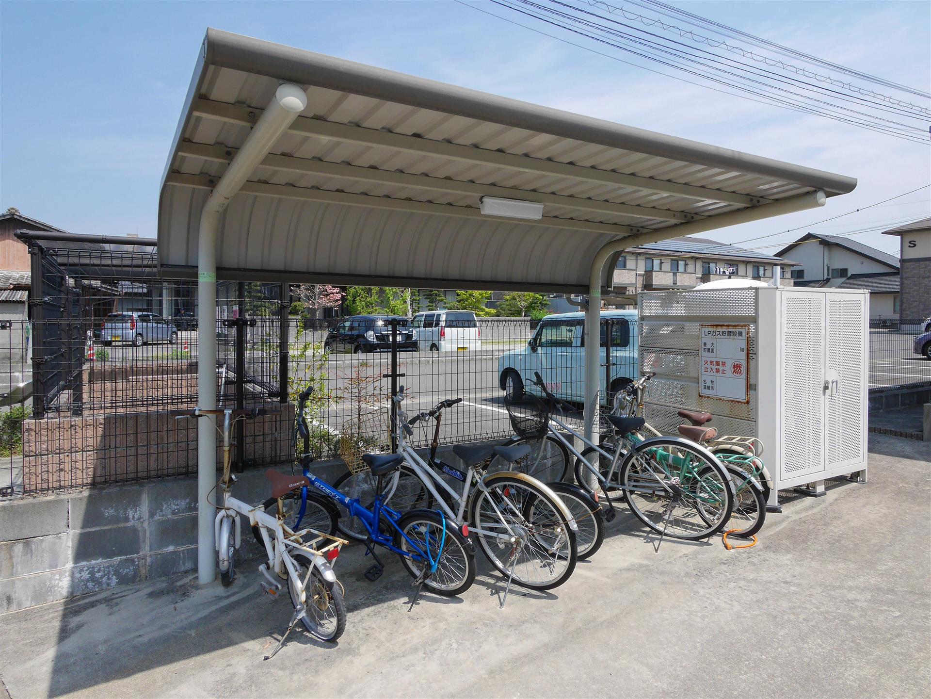 エントランス　建物外観