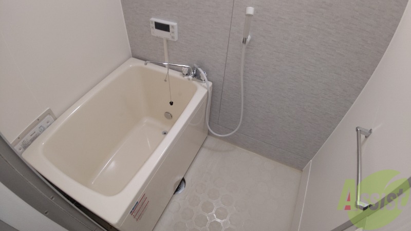 バス・シャワールーム　お風呂は日々の疲れをリフレッシュできる広さがありますね。