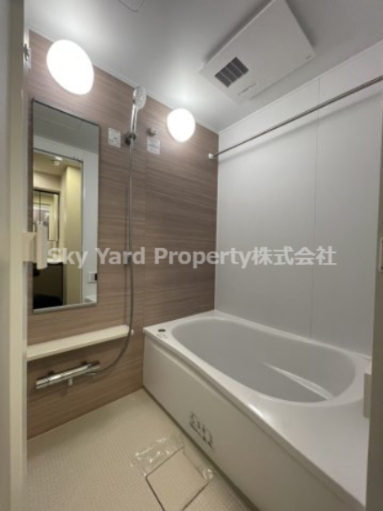 バス・シャワールーム　落ち着いた空間のお風呂です