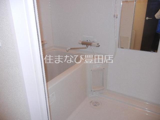 バス・シャワールーム　同型写真