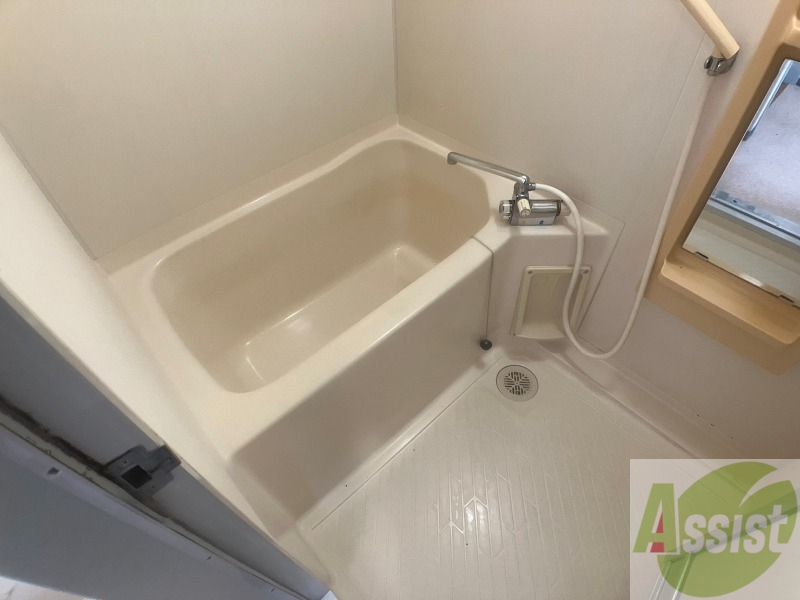 バス・シャワールーム　お風呂になります。一日の疲れを癒してくださいね。