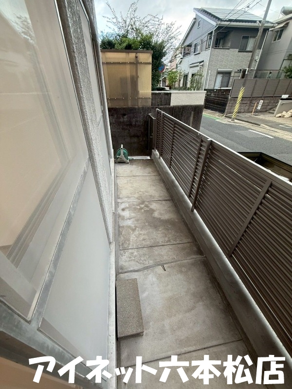 バルコニー　洗濯物はこちらへ。