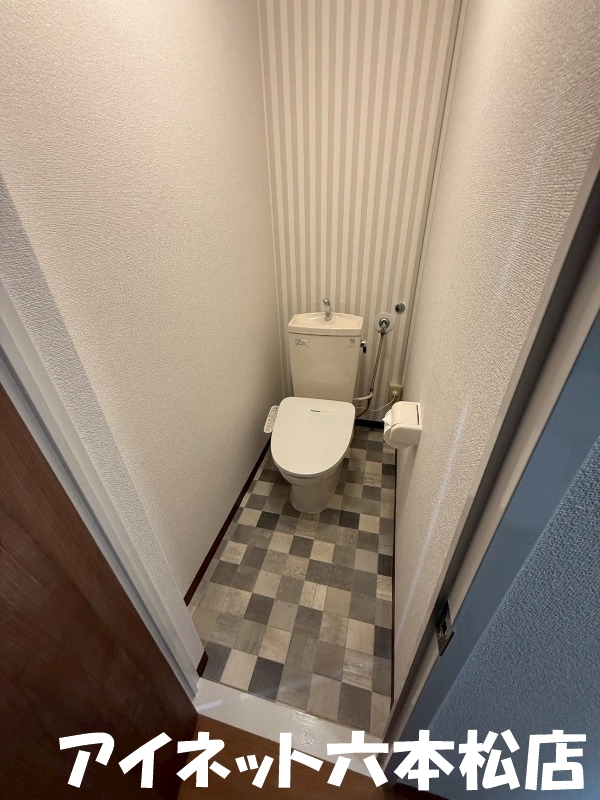 トイレ　清潔感のある空間ですね。