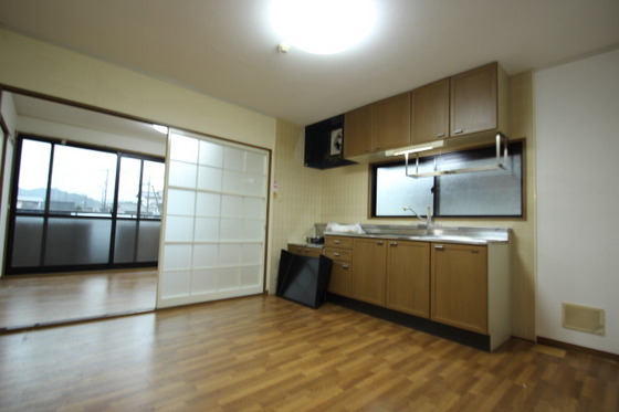 キッチン　※別部屋の写真です