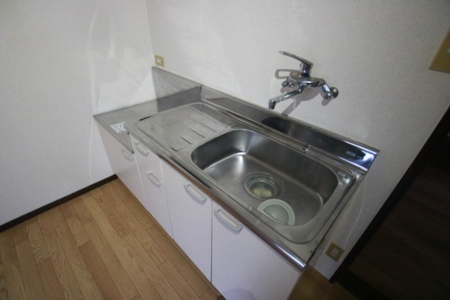 キッチン　※同建物別部屋写真となります。