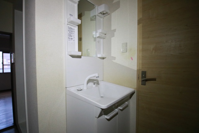 洗面設備　※同建物別部屋写真となります。