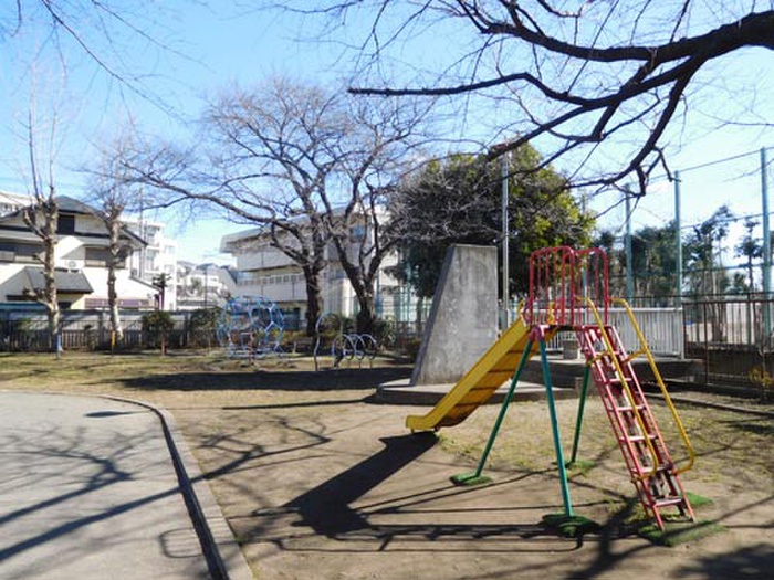 公園　富士見七南公園（公園）まで335m