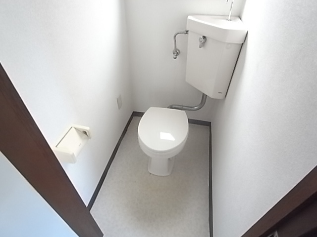 トイレ　ウォシュレット付に交換済