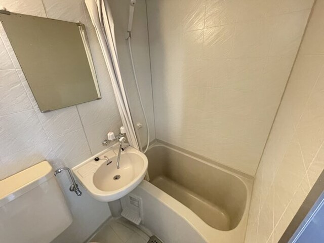 バス・シャワールーム　浴室（洗面台付き）