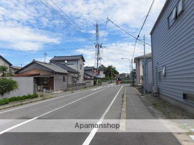 その他　前面道路（その他）まで0m