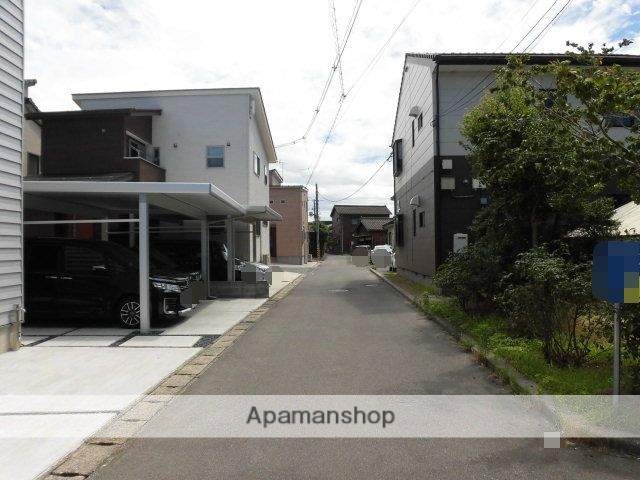 その他　前面道路（その他）まで0m