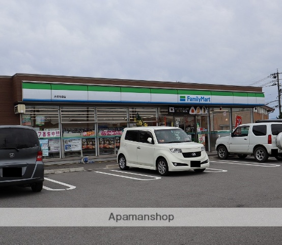 コンビニ　ファミリーマート（コンビニ）まで402m