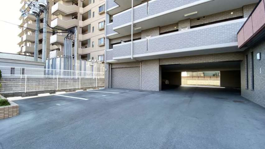 駐車場　駐車場