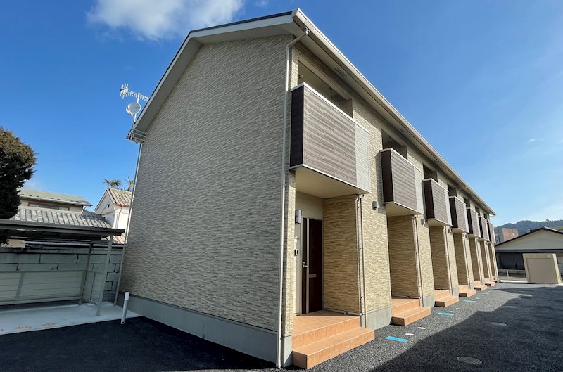 建物外観　1・2階併用メゾネットタイプの新築物件です♪