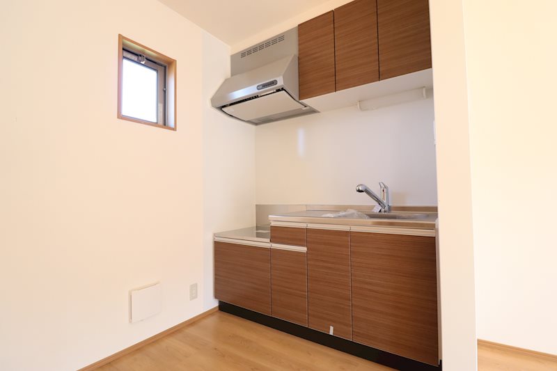 キッチン　（イメージ）大きなシンクが特徴のキッチンです。