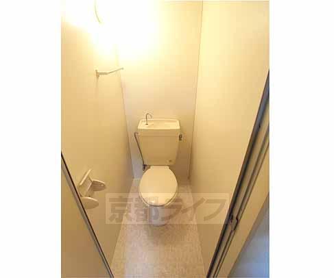 トイレ　ゆとりのあるトイレです