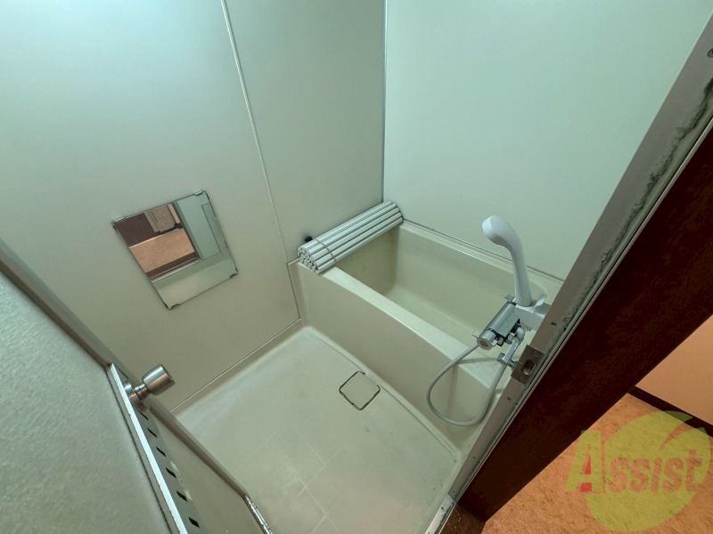 バス・シャワールーム　ユニットバスです。疲れを癒すのに欠かせませんね！