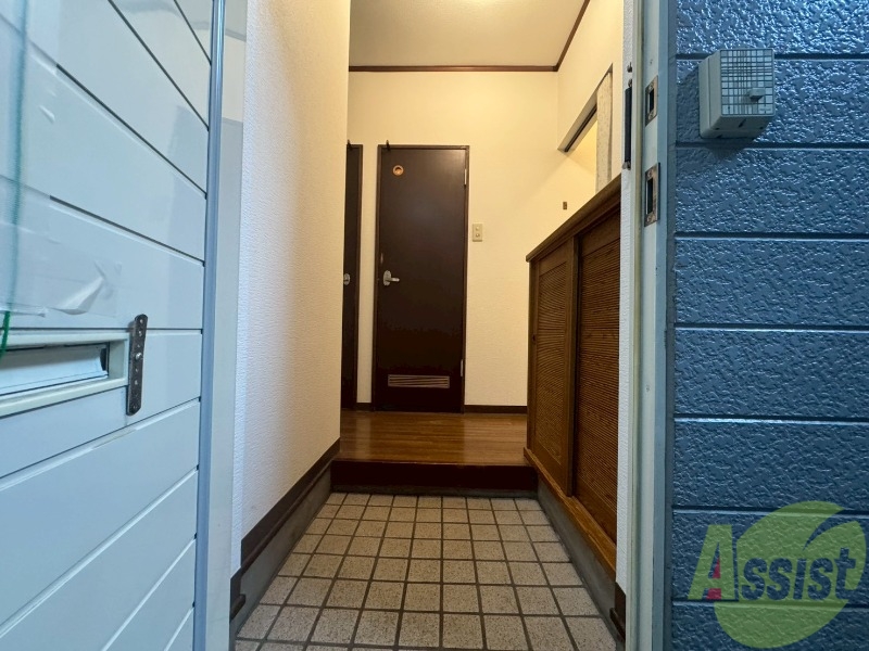 玄関　玄関の様子です。明るい印象ですね。気分もあがりそう。