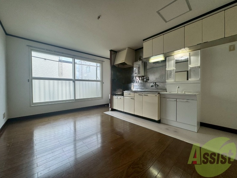 居室・リビング　広くてキレイなお部屋が広がっていて、充実した生活が送れそう。