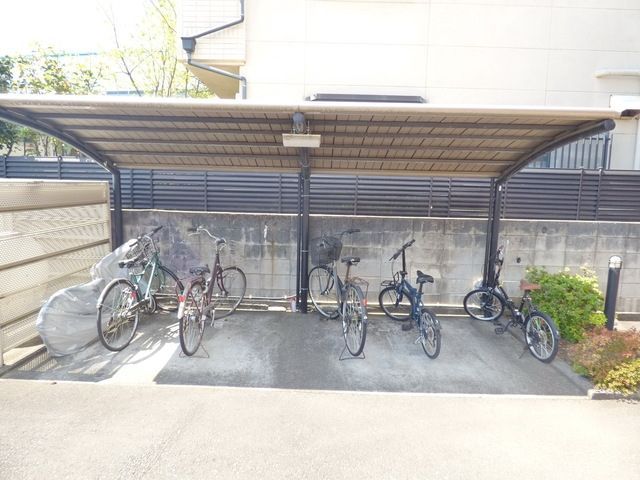 その他共有部分　☆屋根付き駐輪場☆