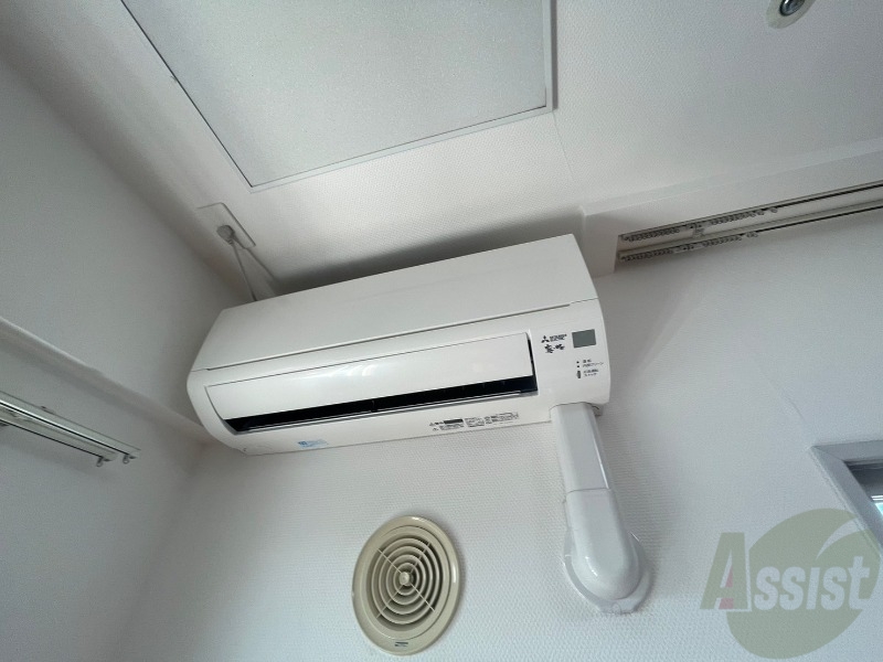 その他設備　オール電化物件ですのでこちらに電気温水器があります。