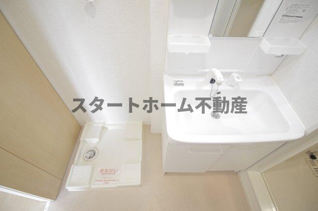 洗面設備　スペースが確保できる洗面所です