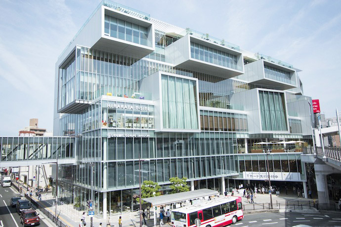 ショッピングセンター　枚方T－SITE（ショッピングセンター）まで242m