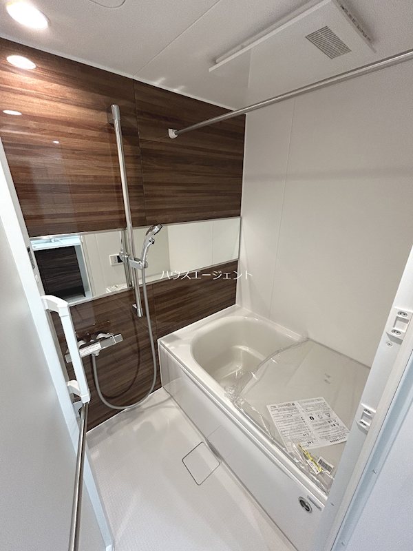 バス・シャワールーム　ピカピカのお風呂で気持ち良いです！※別部屋参考
