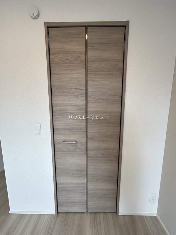 収納　収納たっぷりできるクローゼットが付いています※別部屋参考