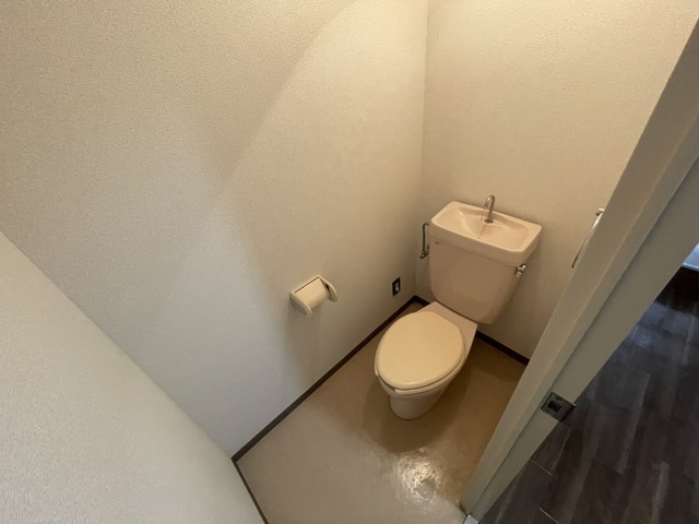 トイレ　※別号室の写真です。