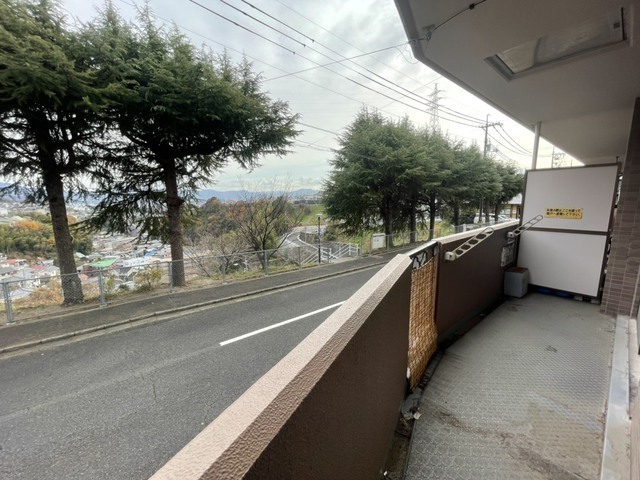 バルコニー　※別号室の写真です。