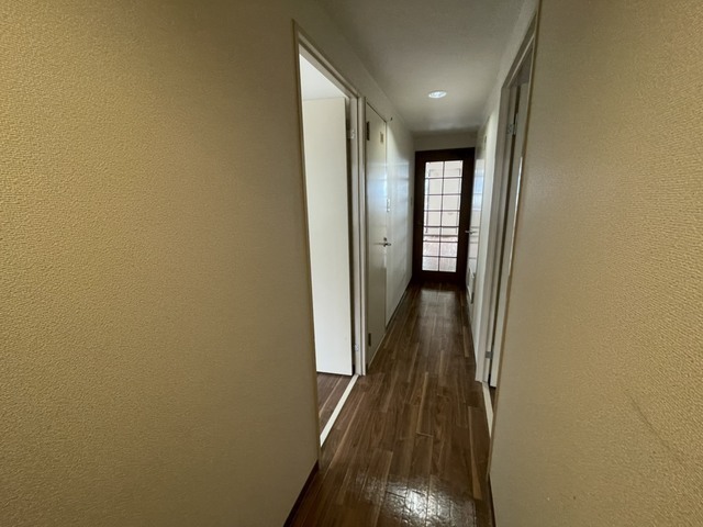 玄関　※別号室の写真です。