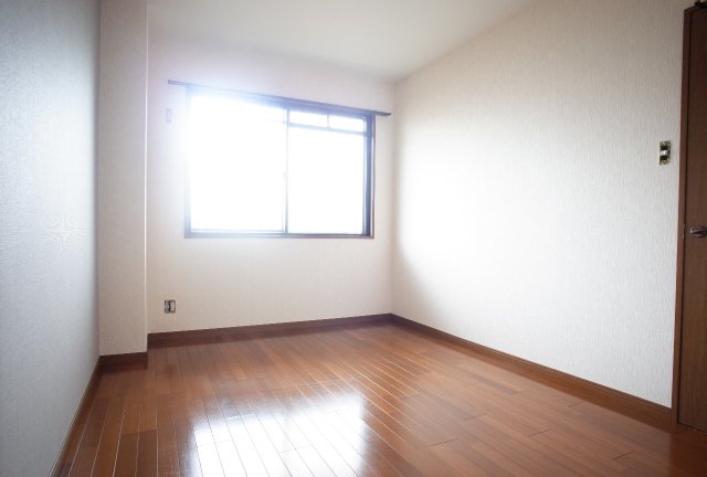 その他部屋・スペース　落ち着いて過ごせるお部屋なので、寝室にいかがでしょうか