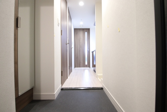 玄関　※別室の参考写真の為、現況優先です。