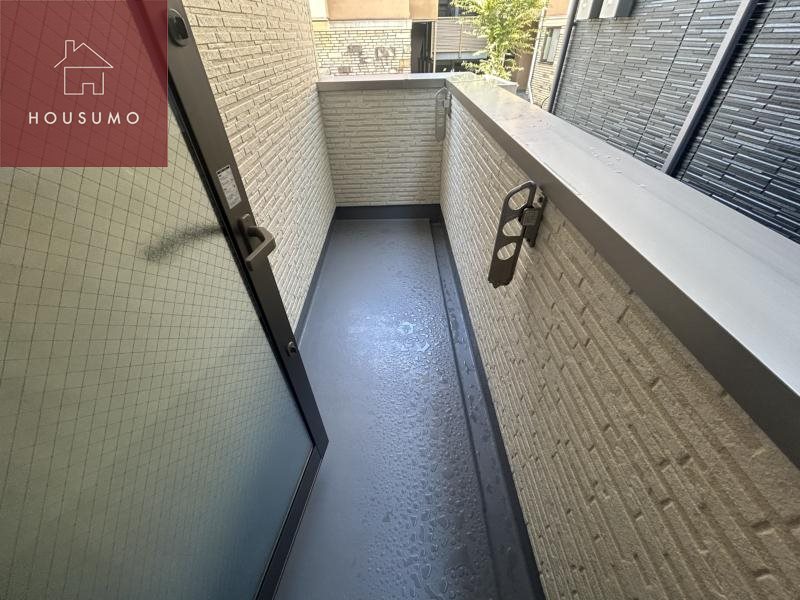 バルコニー　バルコニーからの眺めを楽しみながら食事をしませんか