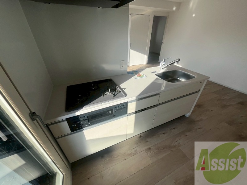 キッチン　３口システムキッチンなので、すぐお料理に使えます！