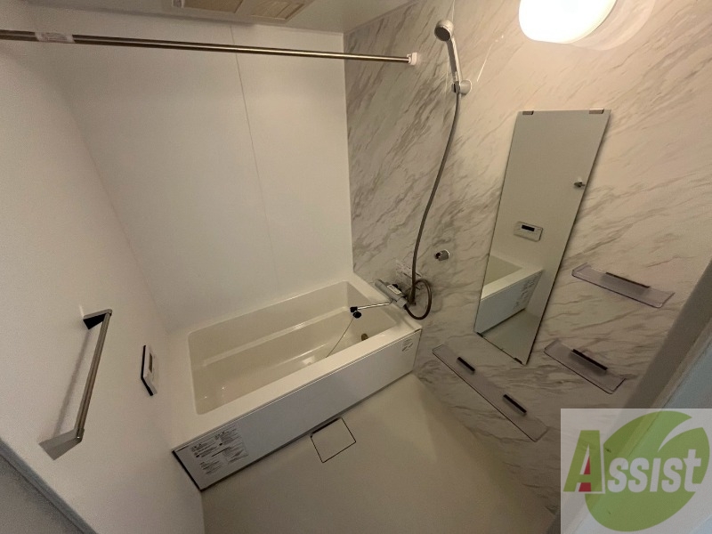 バス・シャワールーム　お風呂になります。一日の疲れを癒してくださいね。