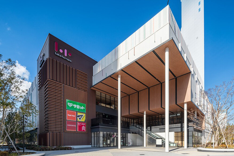 スーパー　サミットストアららテラスHARUMI　FLAG店（スーパー）まで187m