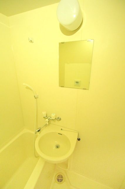 洗面設備　同建物別号室参考写真