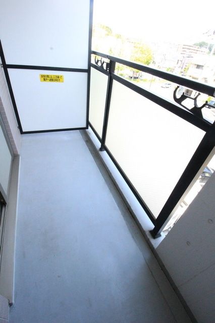 バルコニー　同建物別号室参考写真