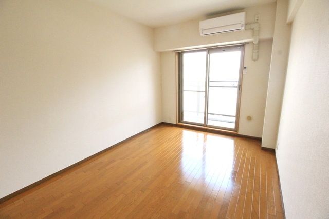 居室・リビング　同建物別号室参考写真