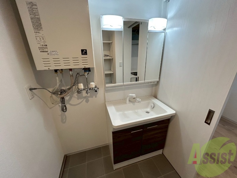 洗面設備　こちらに洗面台があります。朝の洗顔はこちらで。