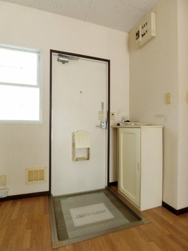 玄関　図面と現状に相違がある場合には現状を優先
