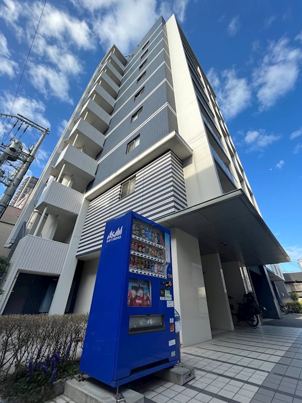 建物外観　鉄筋コンクリート造10階建て