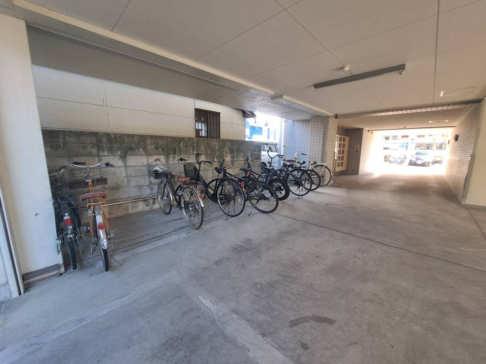 駐車場　駐輪場