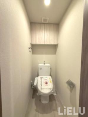 トイレ　302号室の写真になります（現況優先）