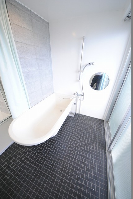 バス・シャワールーム　写真は４０２号室