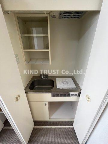 キッチン　コンパクトなキッチンで掃除もラクラク